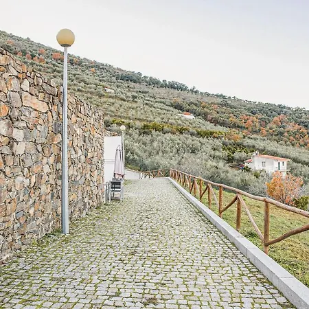 Nice Apartment In Freixo De Espada C Appartamento
